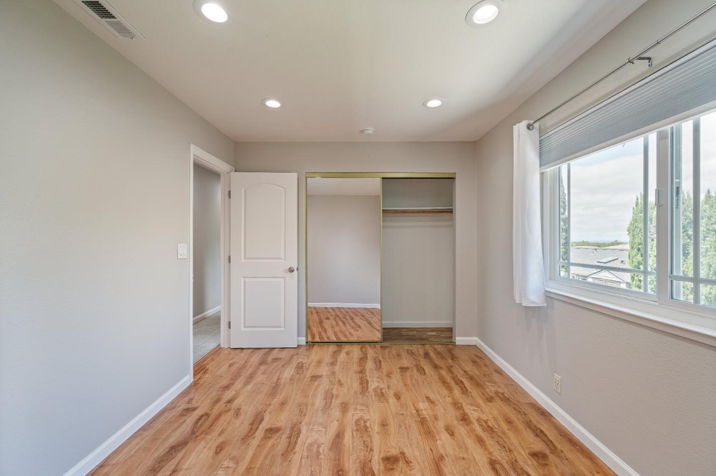 Detail Gallery Image 52 of 86 For 3661 Slopeview Dr, San Jose,  CA 95148 - 5 Beds | 3 Baths