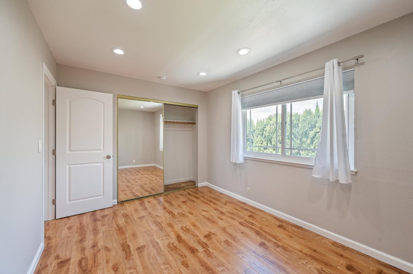 Detail Gallery Image 53 of 86 For 3661 Slopeview Dr, San Jose,  CA 95148 - 5 Beds | 3 Baths