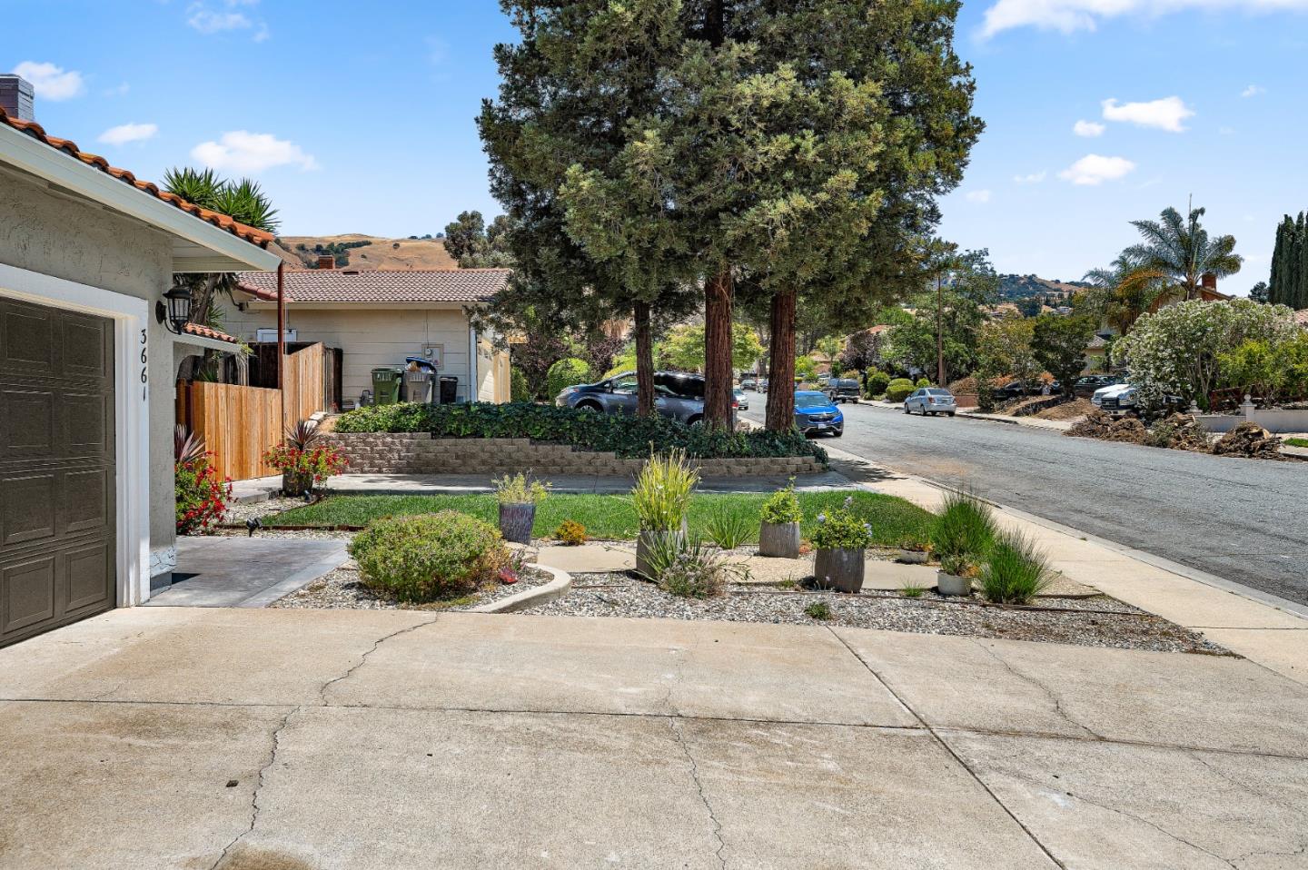Detail Gallery Image 7 of 86 For 3661 Slopeview Dr, San Jose,  CA 95148 - 5 Beds | 3 Baths