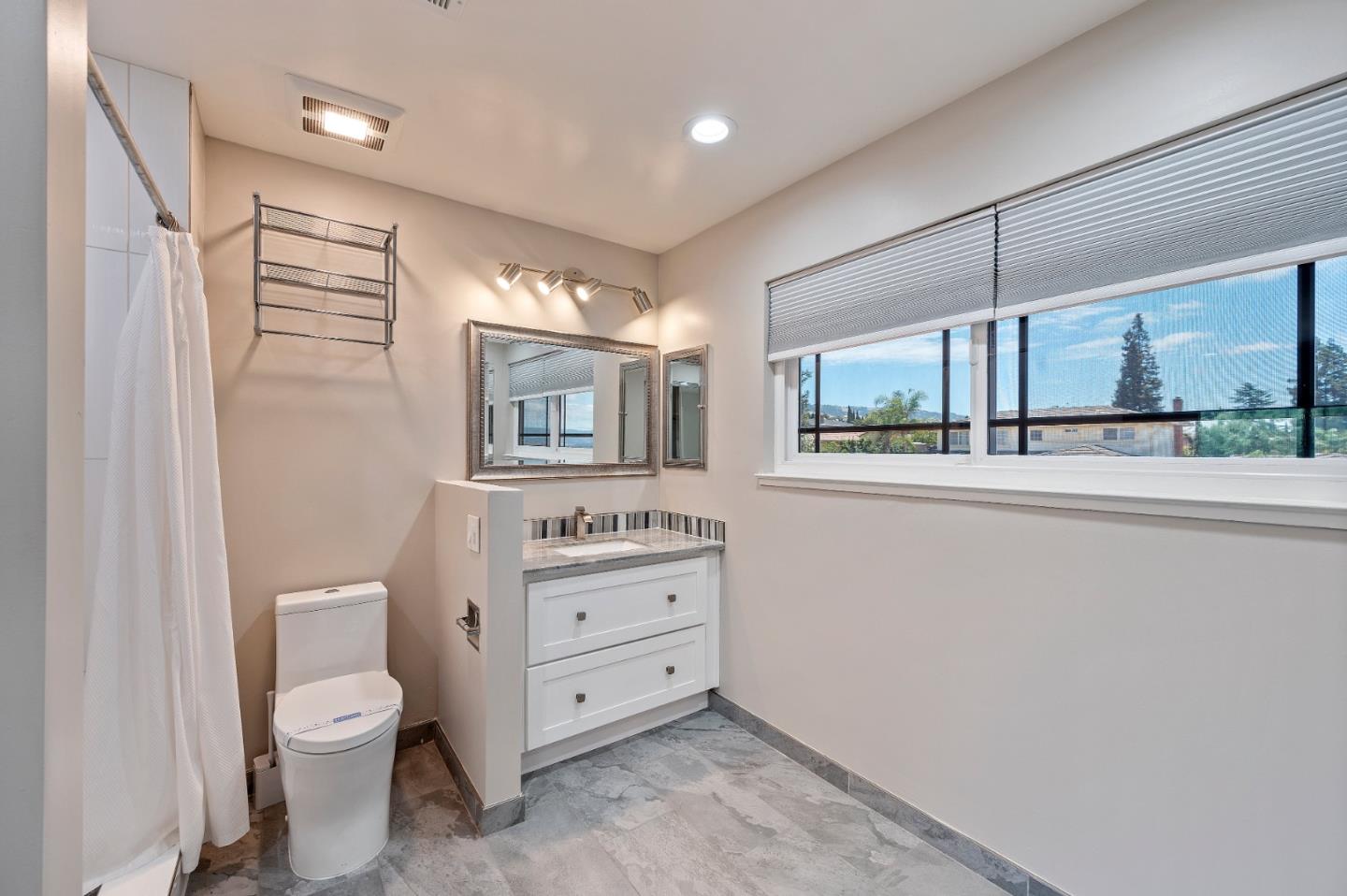 Detail Gallery Image 70 of 86 For 3661 Slopeview Dr, San Jose,  CA 95148 - 5 Beds | 3 Baths