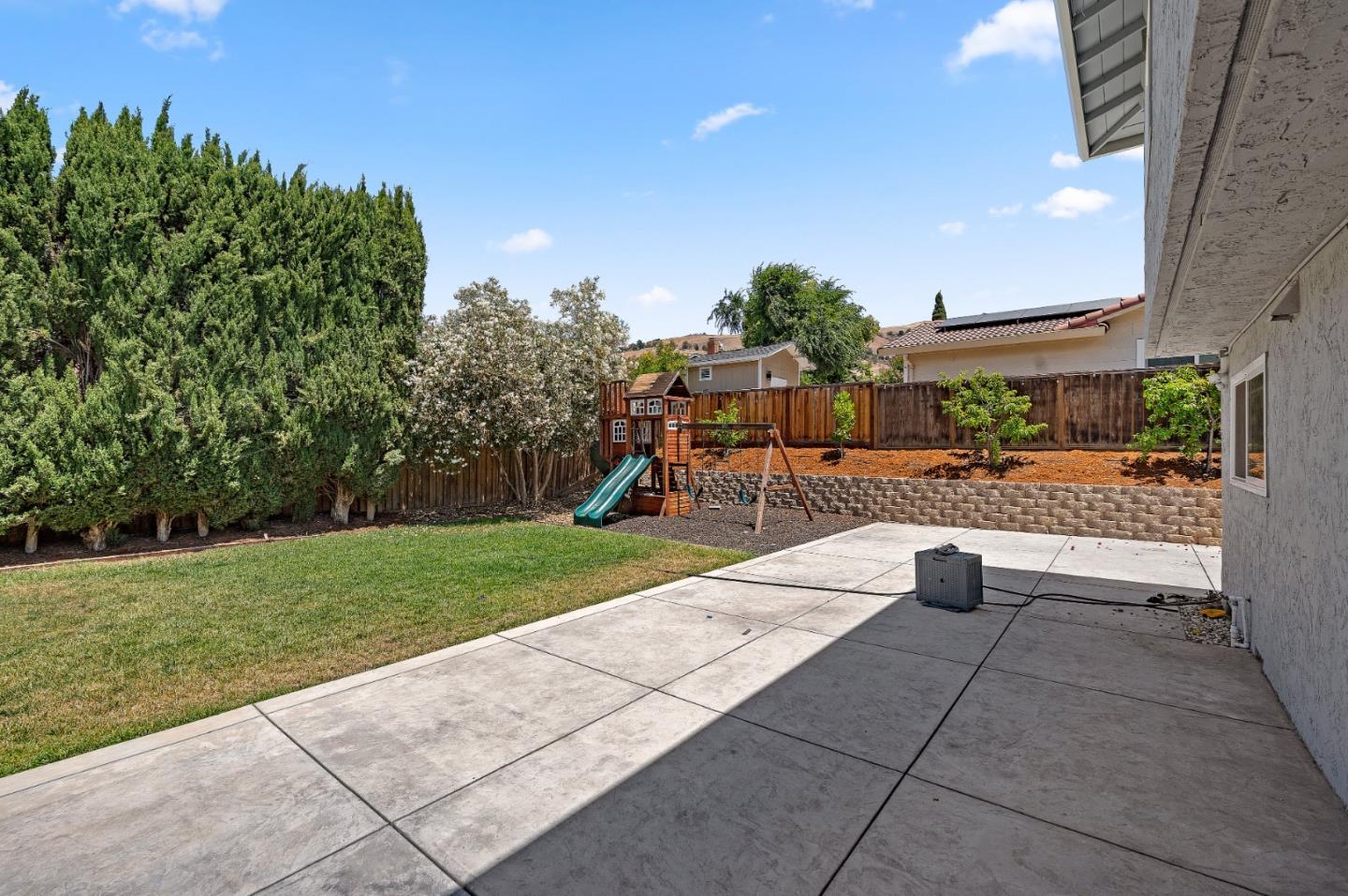 Detail Gallery Image 77 of 86 For 3661 Slopeview Dr, San Jose,  CA 95148 - 5 Beds | 3 Baths