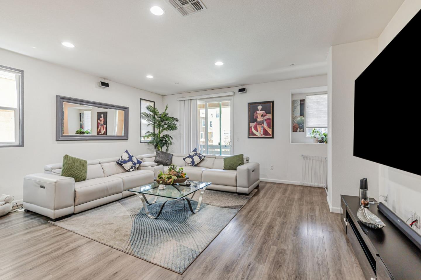 Detail Gallery Image 5 of 18 For 157 Triggs Ln, Morgan Hill,  CA 95037 - 4 Beds | 3/1 Baths