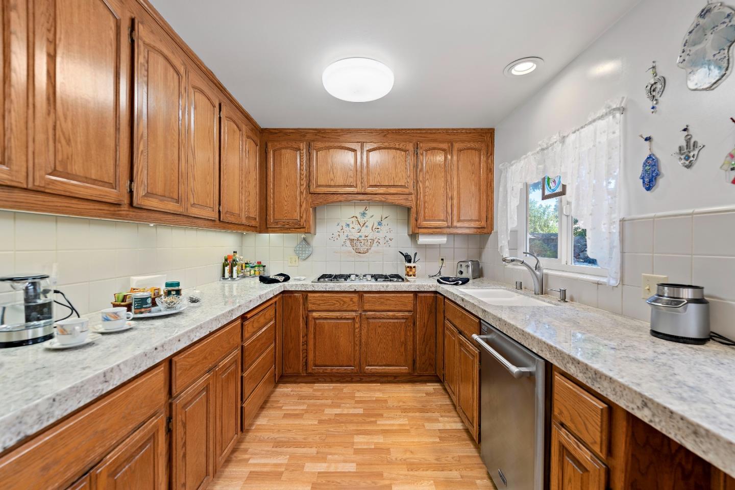 Detail Gallery Image 15 of 47 For 861 Riverside Dr, Los Altos,  CA 94024 - 3 Beds | 2 Baths