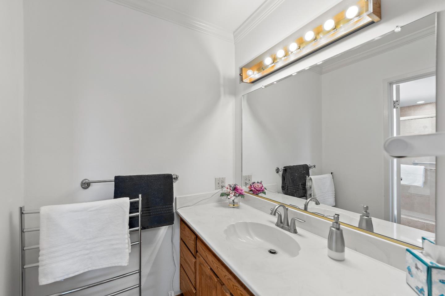 Detail Gallery Image 23 of 47 For 861 Riverside Dr, Los Altos,  CA 94024 - 3 Beds | 2 Baths
