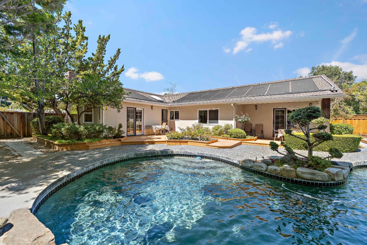 Detail Gallery Image 3 of 47 For 861 Riverside Dr, Los Altos,  CA 94024 - 3 Beds | 2 Baths