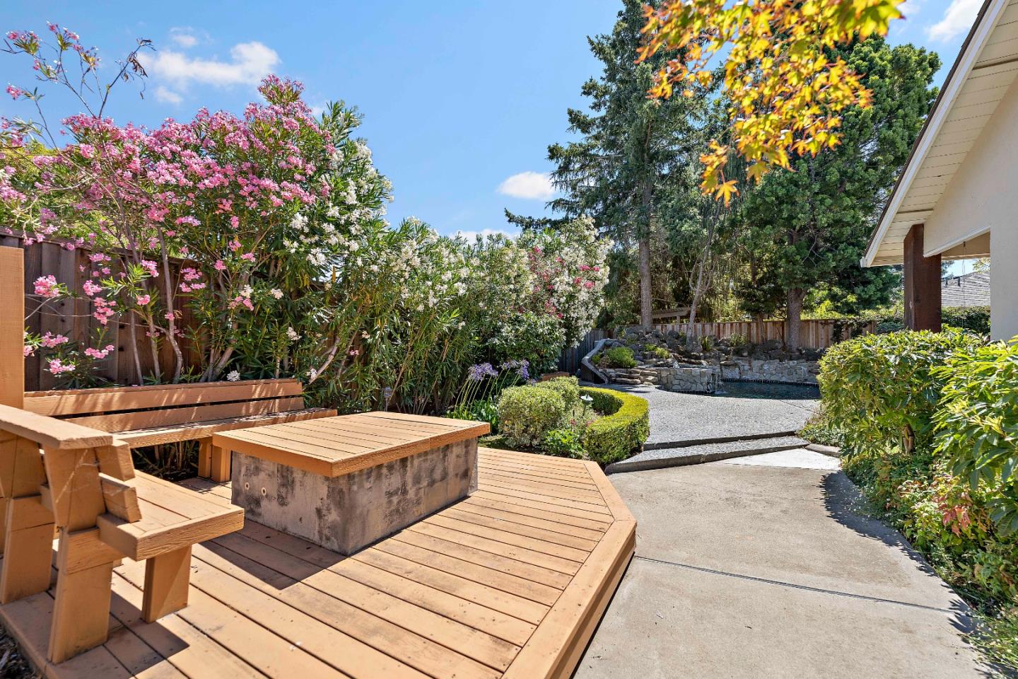 Detail Gallery Image 38 of 47 For 861 Riverside Dr, Los Altos,  CA 94024 - 3 Beds | 2 Baths