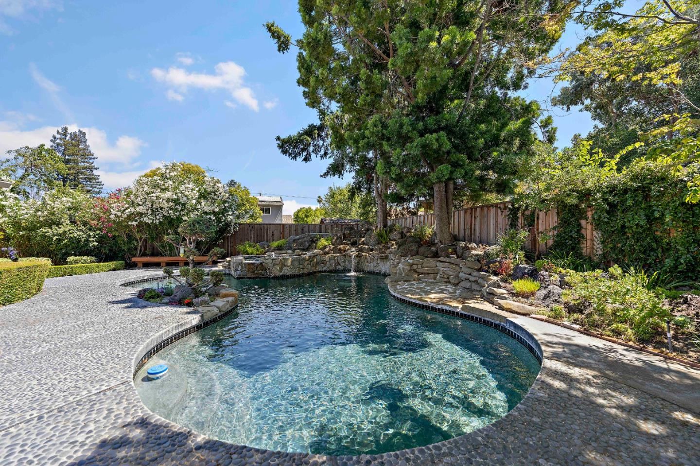 Detail Gallery Image 4 of 47 For 861 Riverside Dr, Los Altos,  CA 94024 - 3 Beds | 2 Baths