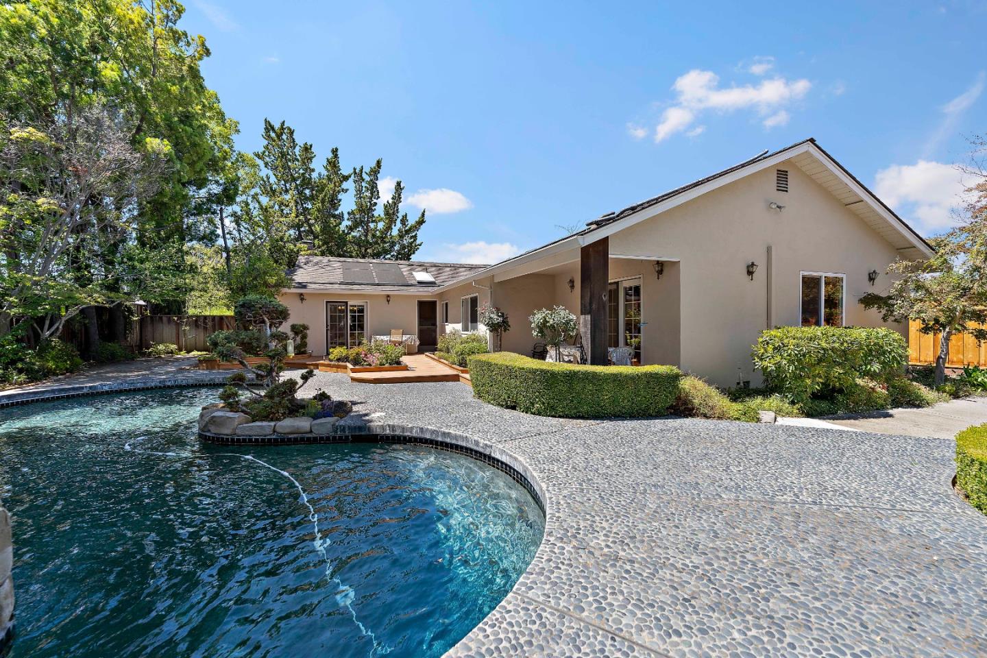 Detail Gallery Image 5 of 47 For 861 Riverside Dr, Los Altos,  CA 94024 - 3 Beds | 2 Baths