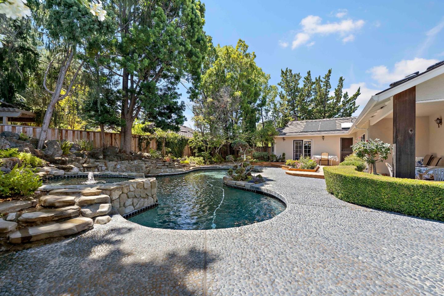 Detail Gallery Image 6 of 47 For 861 Riverside Dr, Los Altos,  CA 94024 - 3 Beds | 2 Baths