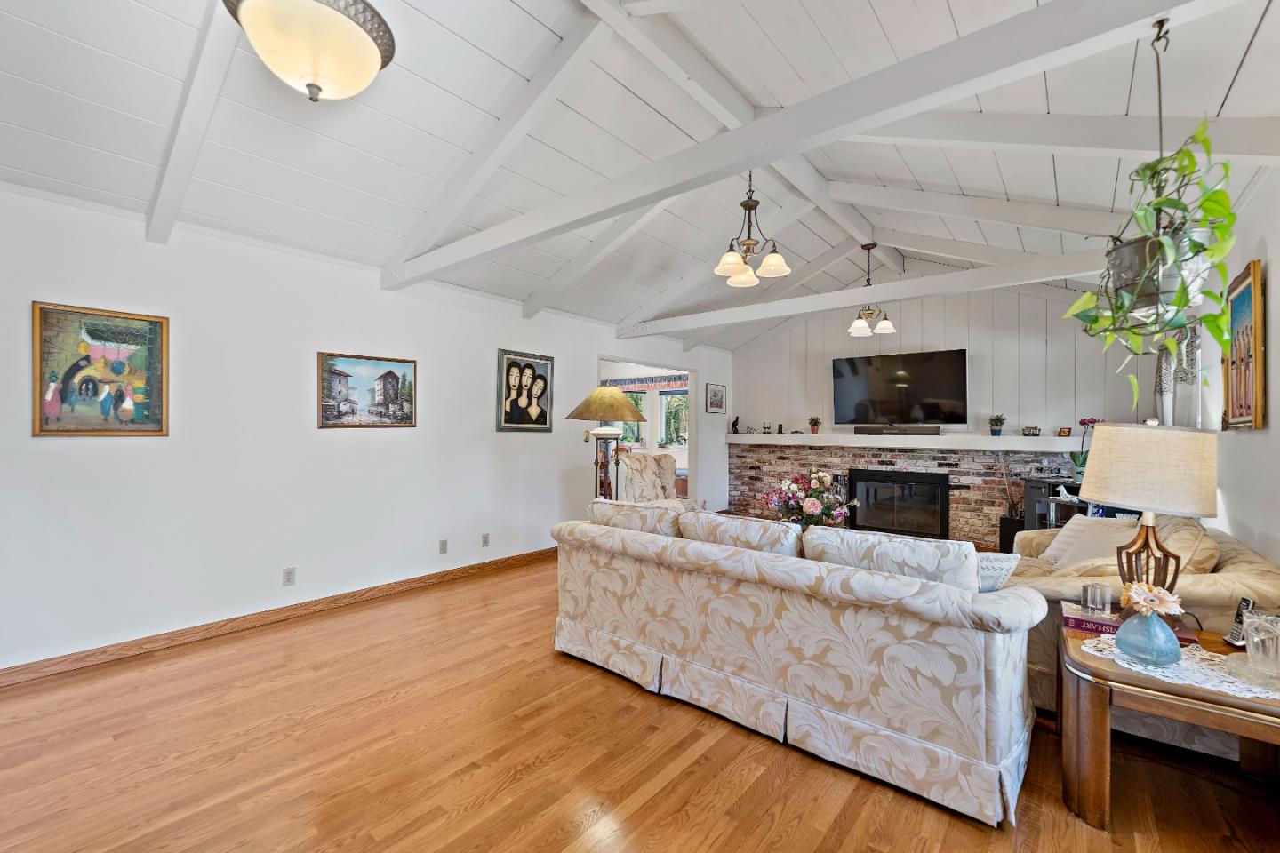 Detail Gallery Image 8 of 47 For 861 Riverside Dr, Los Altos,  CA 94024 - 3 Beds | 2 Baths