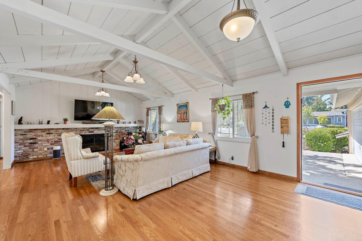 Detail Gallery Image 9 of 47 For 861 Riverside Dr, Los Altos,  CA 94024 - 3 Beds | 2 Baths