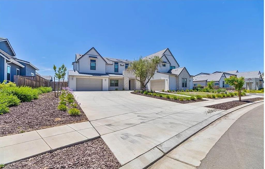 Detail Gallery Image 2 of 39 For 1734 Lester Ave, Clovis,  CA 93619 - 6 Beds | 7 Baths