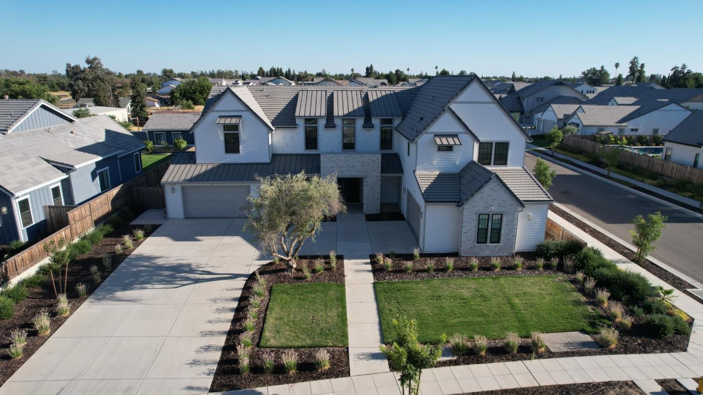Detail Gallery Image 4 of 39 For 1734 Lester Ave, Clovis,  CA 93619 - 6 Beds | 7 Baths