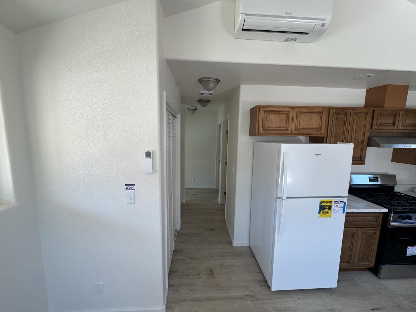 Detail Gallery Image 8 of 19 For 1207 Parkside a,  Salinas,  CA 93906 - 2 Beds | 1 Baths
