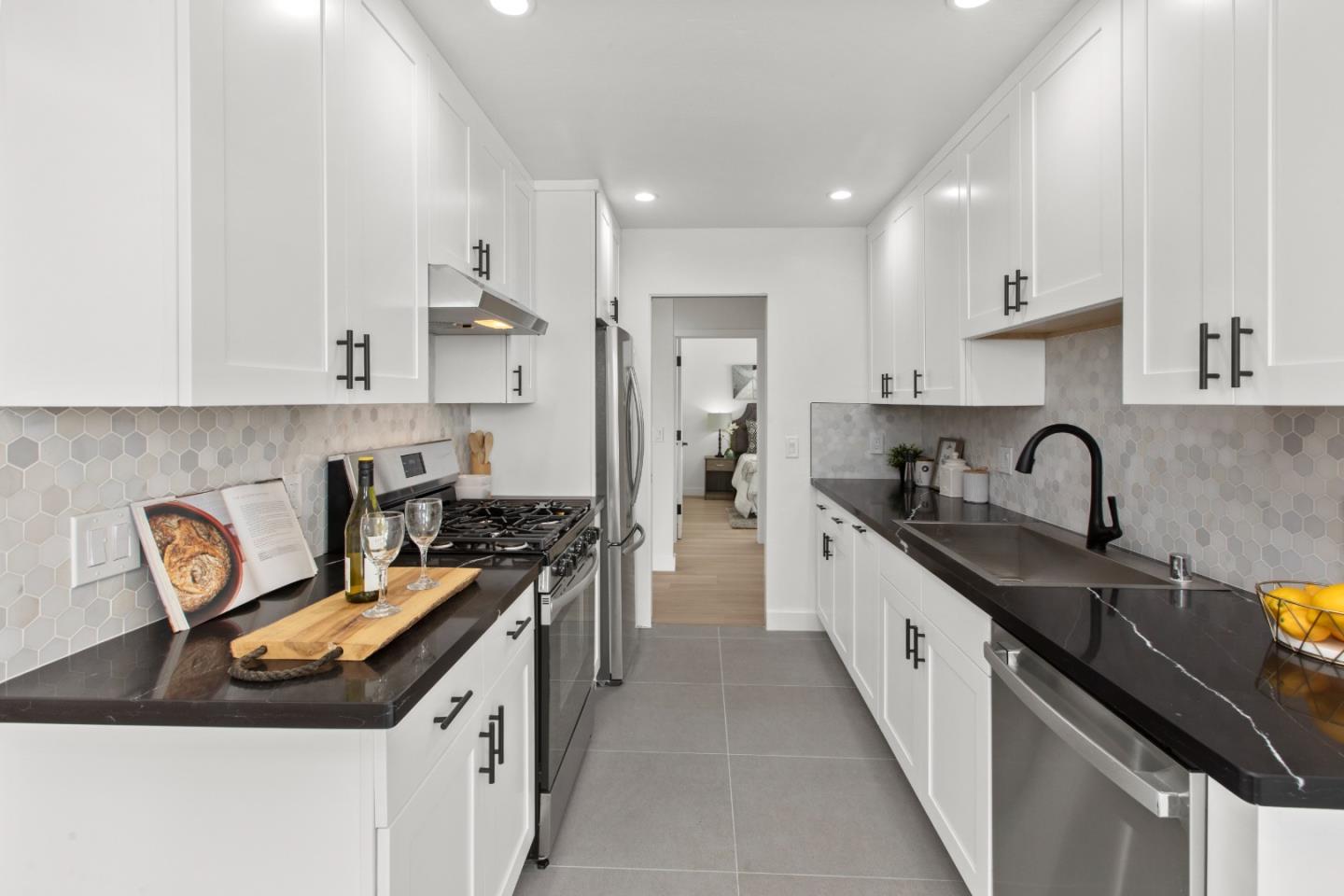 Detail Gallery Image 13 of 72 For 1137 Manzanita Dr, Pacifica,  CA 94044 - 3 Beds | 2 Baths