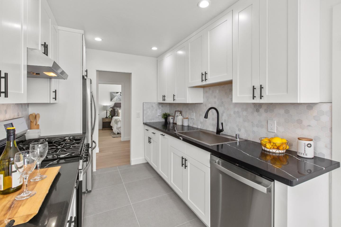 Detail Gallery Image 15 of 72 For 1137 Manzanita Dr, Pacifica,  CA 94044 - 3 Beds | 2 Baths