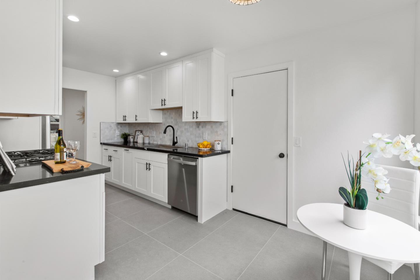 Detail Gallery Image 19 of 72 For 1137 Manzanita Dr, Pacifica,  CA 94044 - 3 Beds | 2 Baths