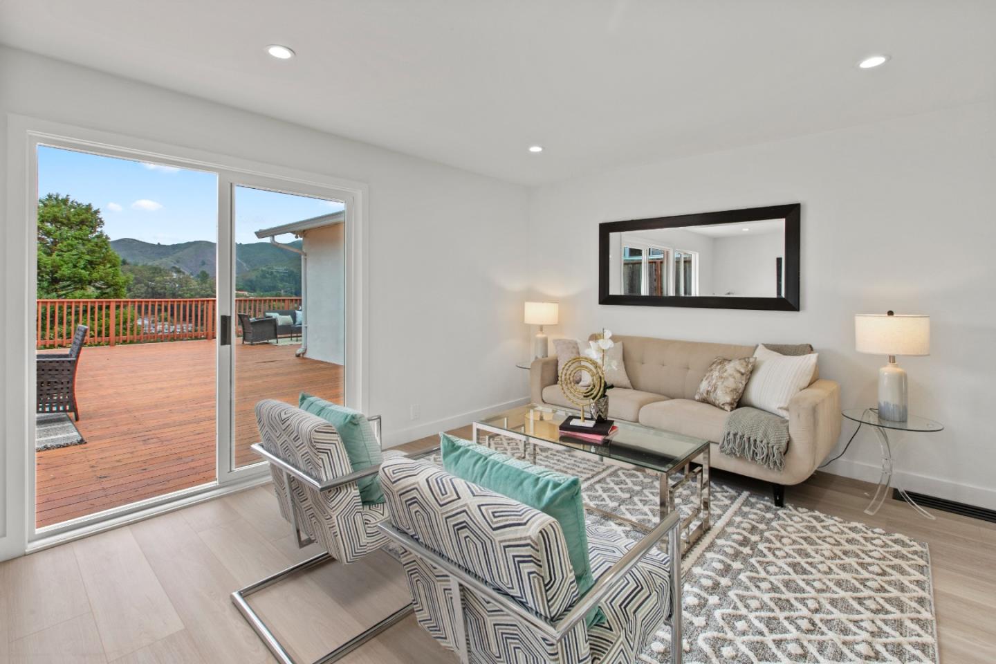 Detail Gallery Image 3 of 72 For 1137 Manzanita Dr, Pacifica,  CA 94044 - 3 Beds | 2 Baths