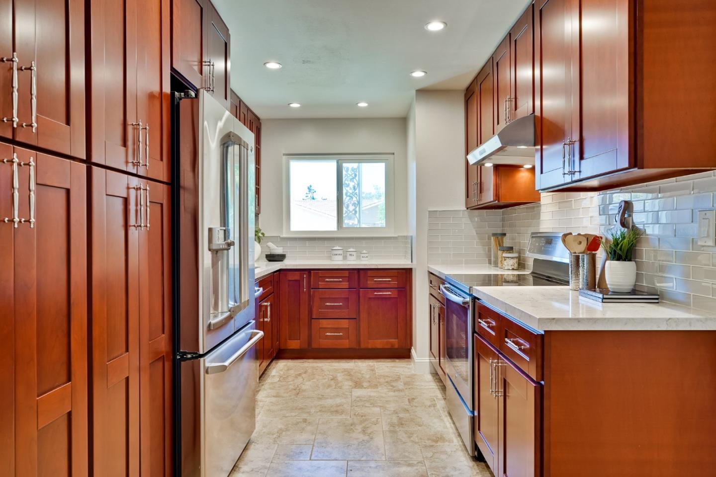 Detail Gallery Image 10 of 55 For 856 Hydrangea Ct, Sunnyvale,  CA 94086 - 4 Beds | 2/1 Baths