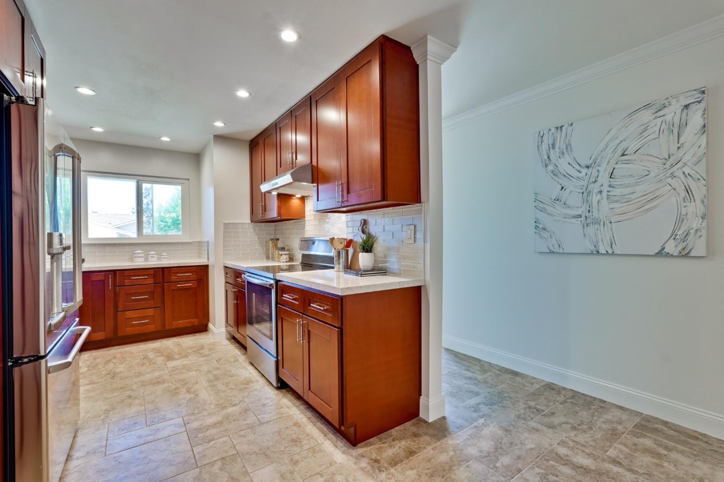 Detail Gallery Image 12 of 55 For 856 Hydrangea Ct, Sunnyvale,  CA 94086 - 4 Beds | 2/1 Baths