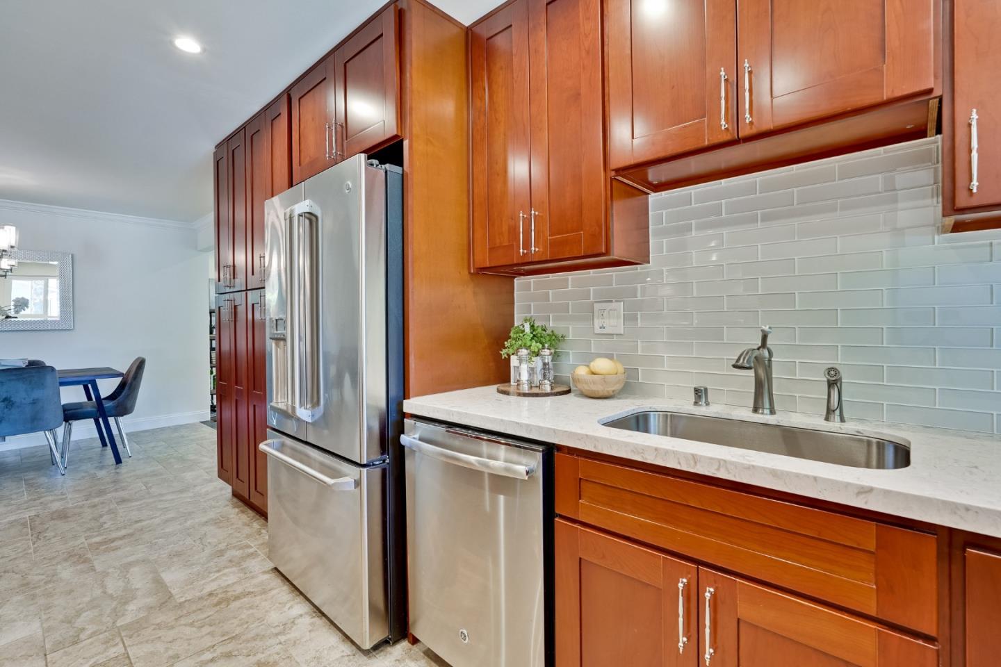 Detail Gallery Image 15 of 55 For 856 Hydrangea Ct, Sunnyvale,  CA 94086 - 4 Beds | 2/1 Baths