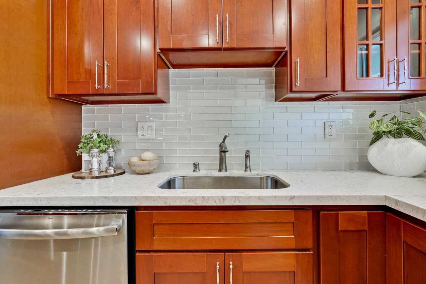 Detail Gallery Image 16 of 55 For 856 Hydrangea Ct, Sunnyvale,  CA 94086 - 4 Beds | 2/1 Baths