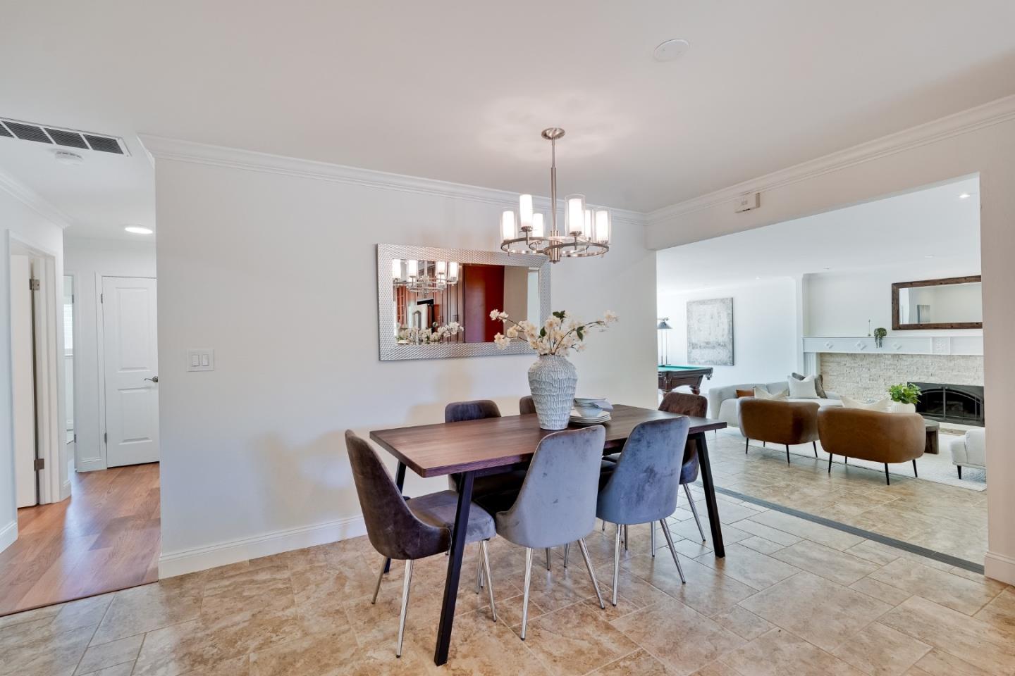 Detail Gallery Image 18 of 55 For 856 Hydrangea Ct, Sunnyvale,  CA 94086 - 4 Beds | 2/1 Baths
