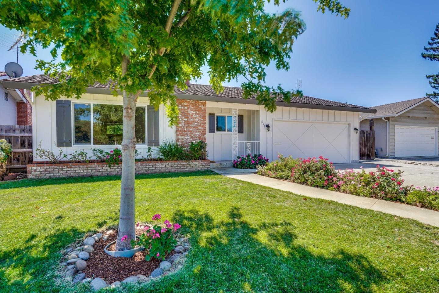 Detail Gallery Image 3 of 55 For 856 Hydrangea Ct, Sunnyvale,  CA 94086 - 4 Beds | 2/1 Baths