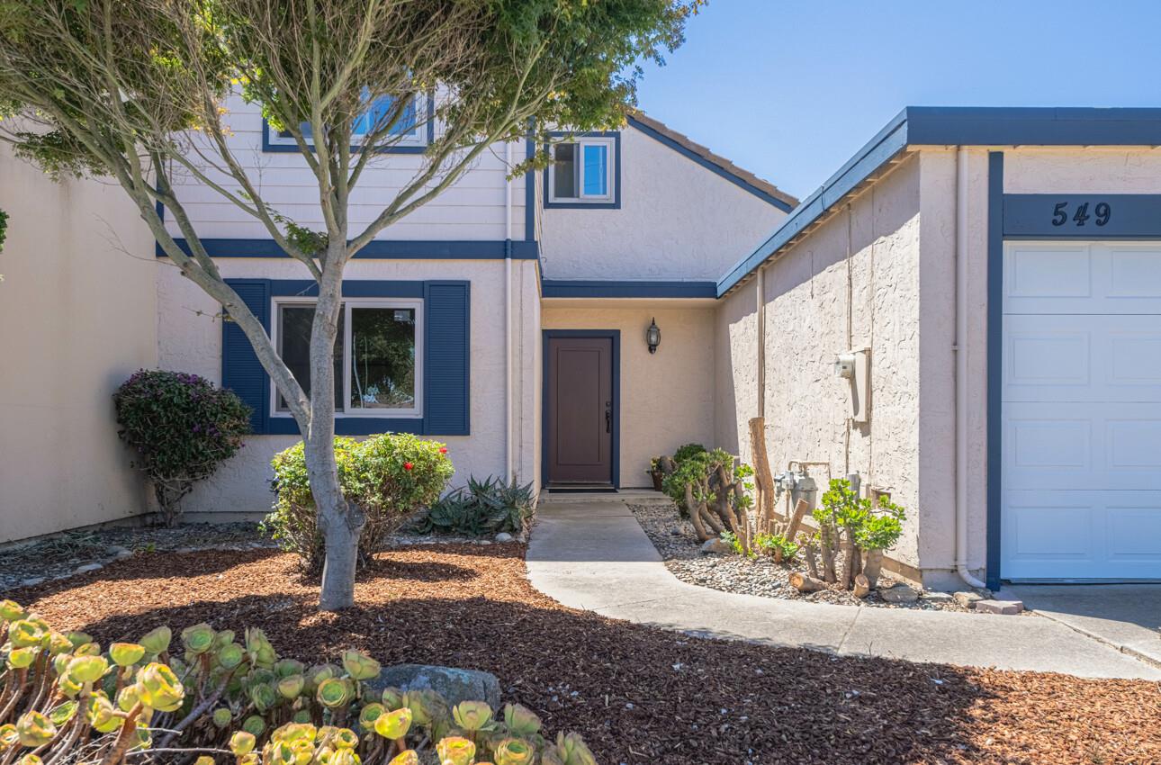 Detail Gallery Image 2 of 39 For 549 Powell St, Salinas,  CA 93907 - 3 Beds | 2 Baths