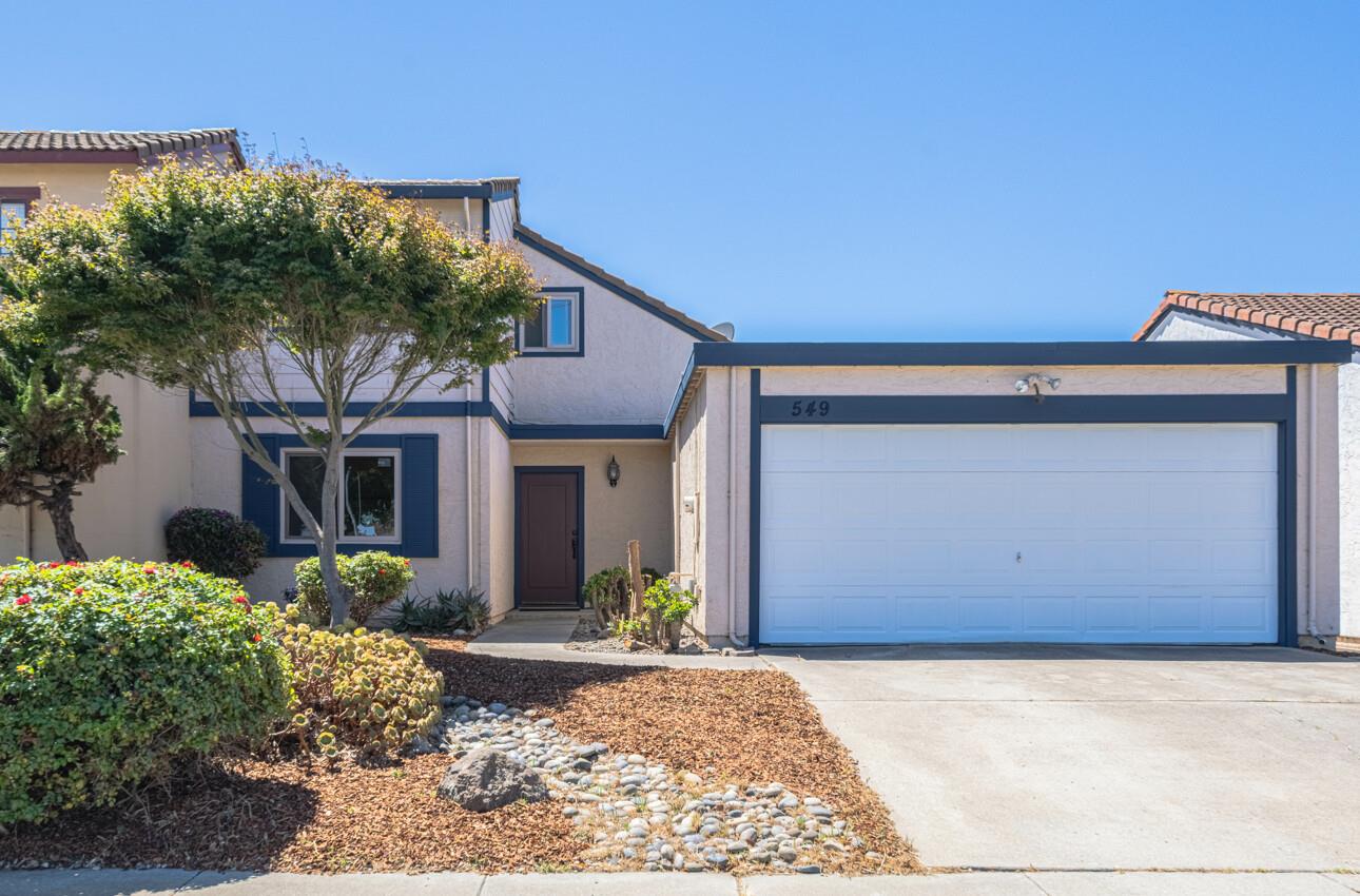 Detail Gallery Image 3 of 39 For 549 Powell St, Salinas,  CA 93907 - 3 Beds | 2 Baths