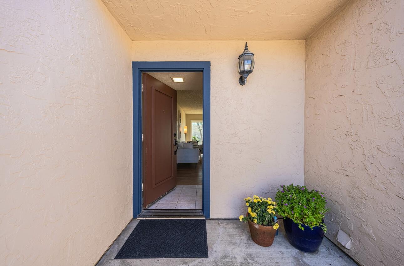 Detail Gallery Image 4 of 39 For 549 Powell St, Salinas,  CA 93907 - 3 Beds | 2 Baths