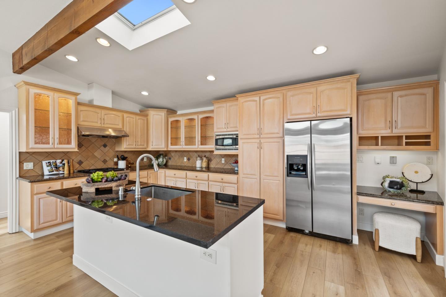 Detail Gallery Image 12 of 44 For 4163 Park Blvd, Palo Alto,  CA 94306 - 3 Beds | 2/1 Baths