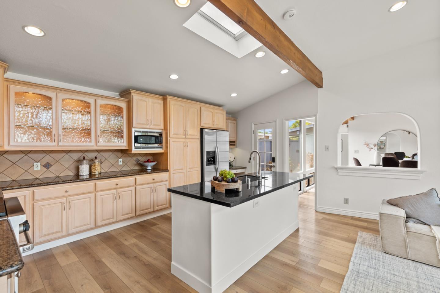 Detail Gallery Image 14 of 44 For 4163 Park Blvd, Palo Alto,  CA 94306 - 3 Beds | 2/1 Baths