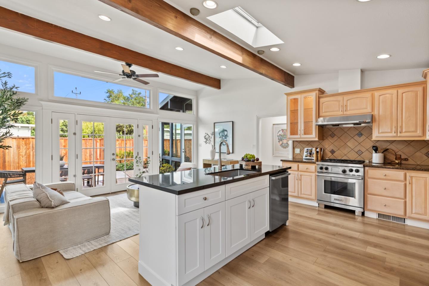 Detail Gallery Image 16 of 44 For 4163 Park Blvd, Palo Alto,  CA 94306 - 3 Beds | 2/1 Baths