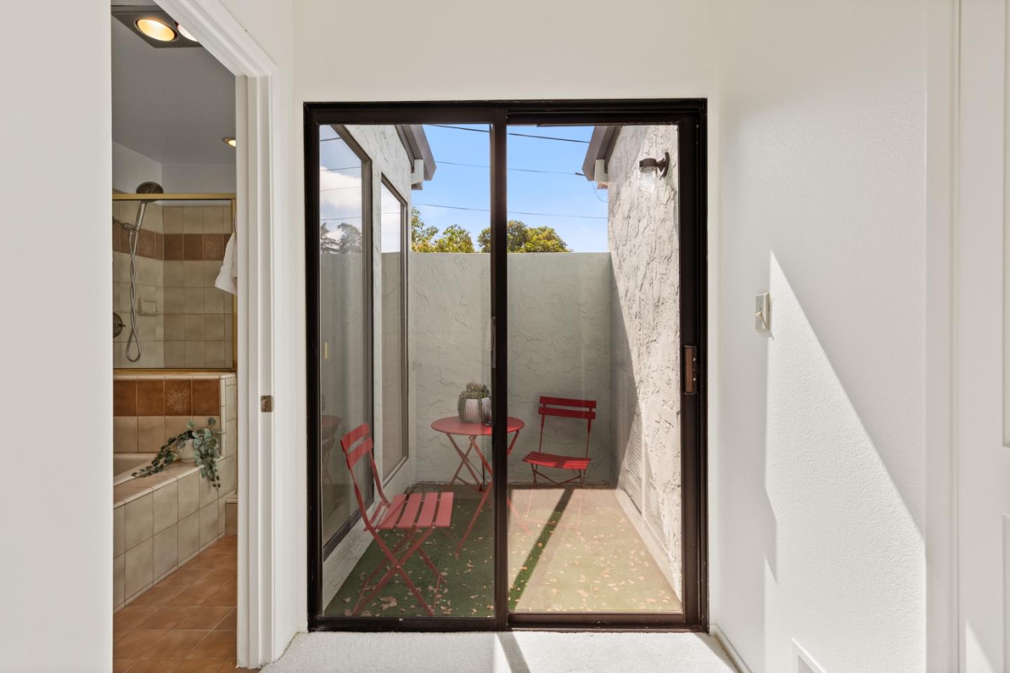 Detail Gallery Image 26 of 44 For 4163 Park Blvd, Palo Alto,  CA 94306 - 3 Beds | 2/1 Baths
