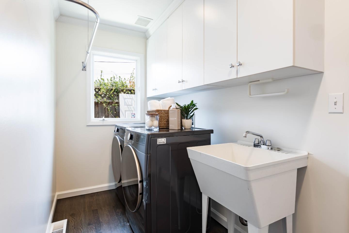 Detail Gallery Image 19 of 26 For 1470 Channing Ave, Palo Alto,  CA 94301 - 3 Beds | 2 Baths