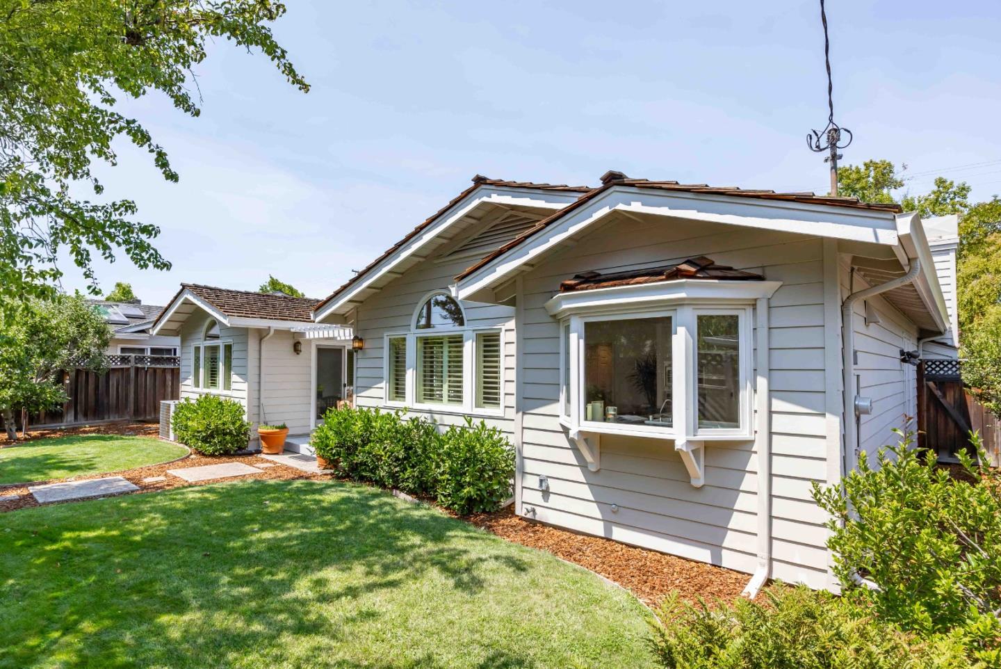 Detail Gallery Image 20 of 26 For 1470 Channing Ave, Palo Alto,  CA 94301 - 3 Beds | 2 Baths