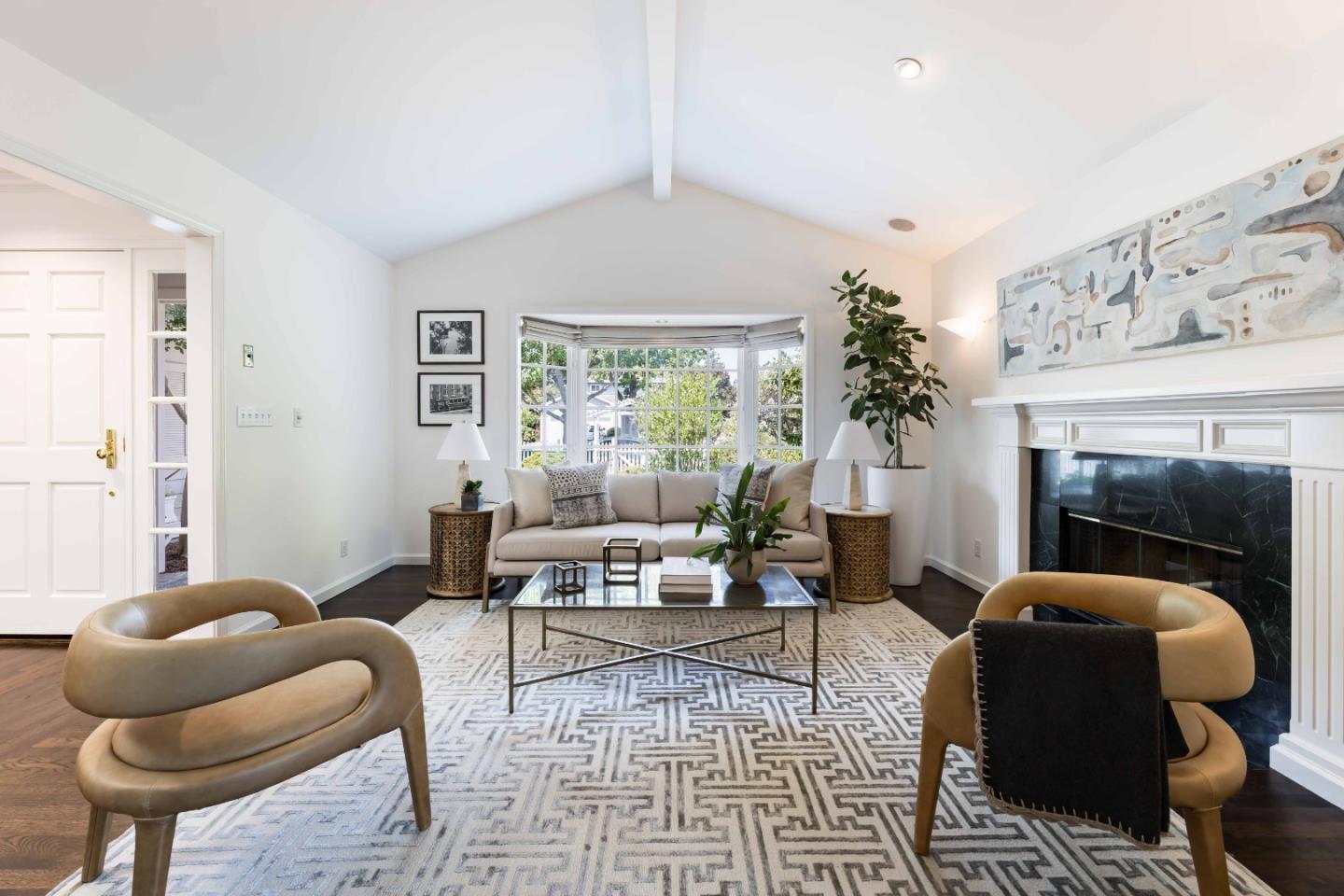 Detail Gallery Image 4 of 26 For 1470 Channing Ave, Palo Alto,  CA 94301 - 3 Beds | 2 Baths