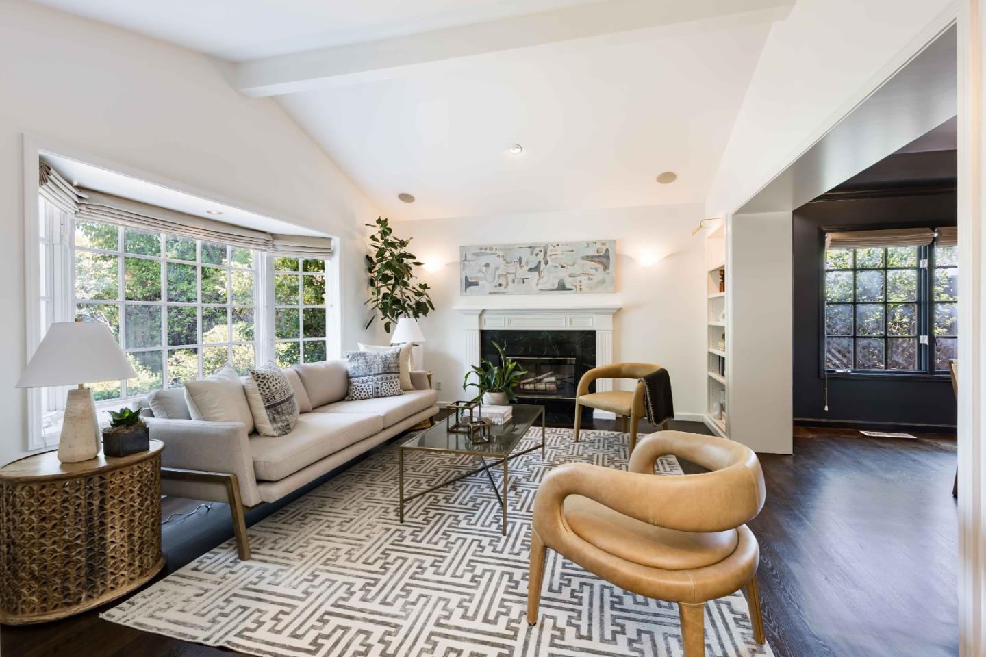 Detail Gallery Image 5 of 26 For 1470 Channing Ave, Palo Alto,  CA 94301 - 3 Beds | 2 Baths
