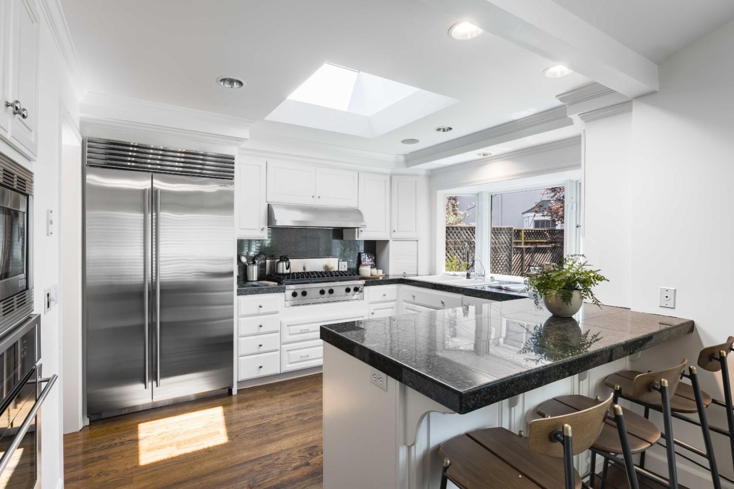 Detail Gallery Image 8 of 26 For 1470 Channing Ave, Palo Alto,  CA 94301 - 3 Beds | 2 Baths