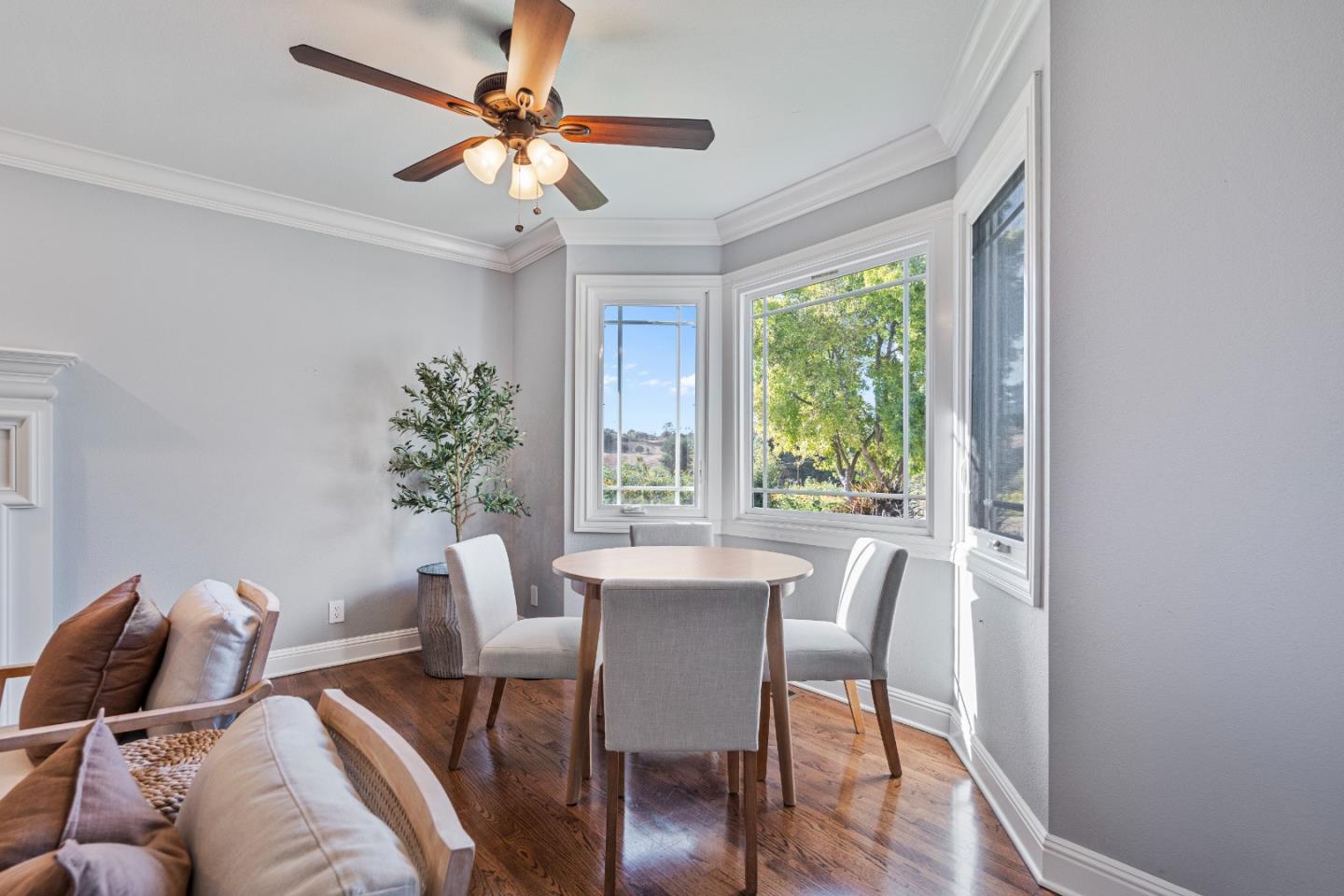 Detail Gallery Image 10 of 85 For 6840 Southside Rd, Hollister,  CA 95023 - 3 Beds | 2/1 Baths