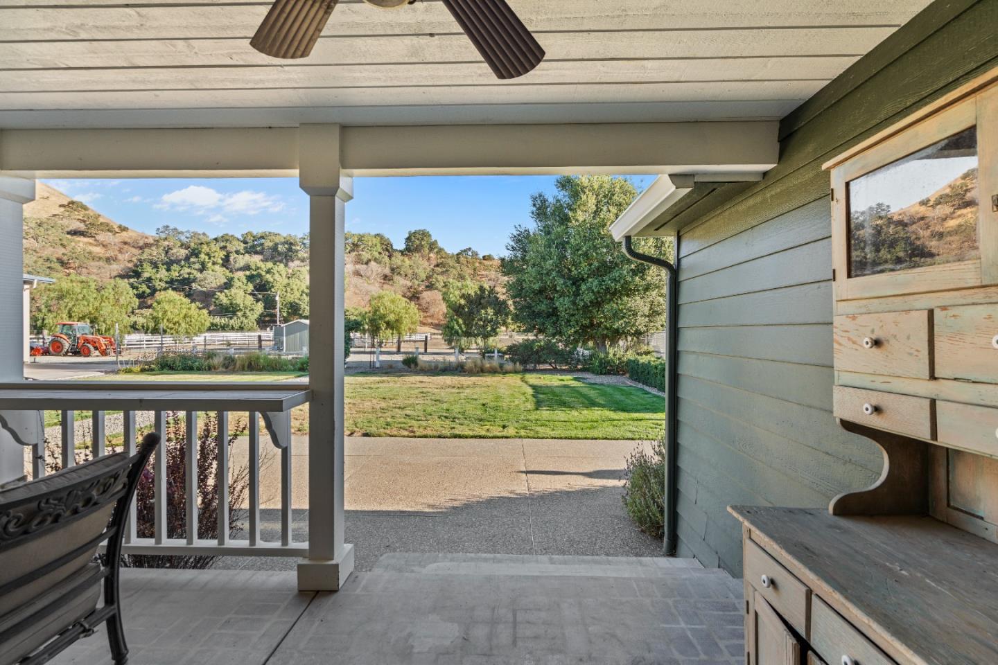 Detail Gallery Image 18 of 85 For 6840 Southside Rd, Hollister,  CA 95023 - 3 Beds | 2/1 Baths
