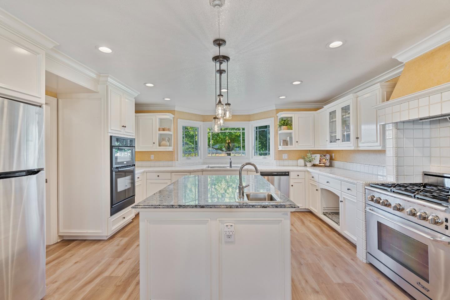 Detail Gallery Image 21 of 85 For 6840 Southside Rd, Hollister,  CA 95023 - 3 Beds | 2/1 Baths