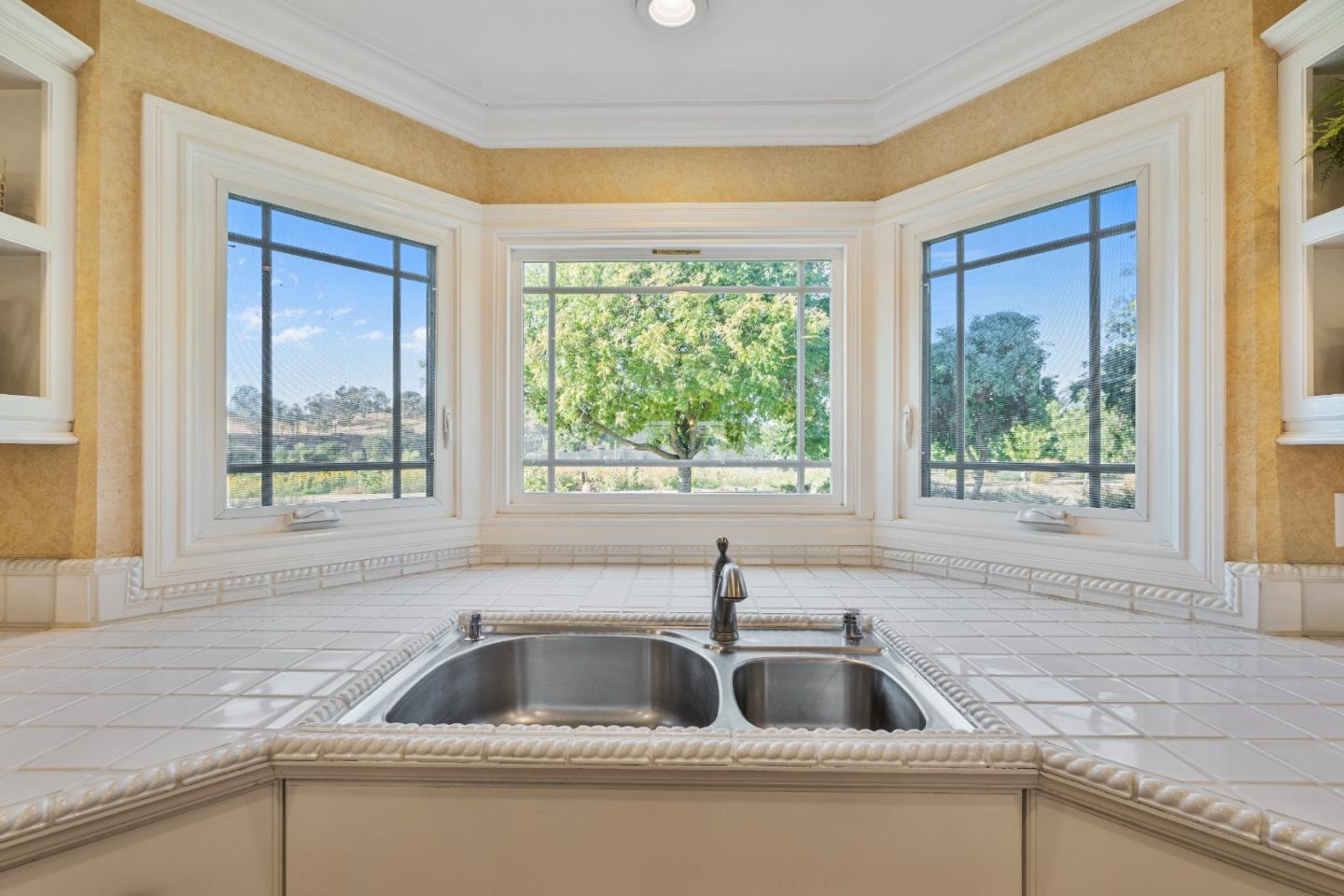 Detail Gallery Image 22 of 85 For 6840 Southside Rd, Hollister,  CA 95023 - 3 Beds | 2/1 Baths