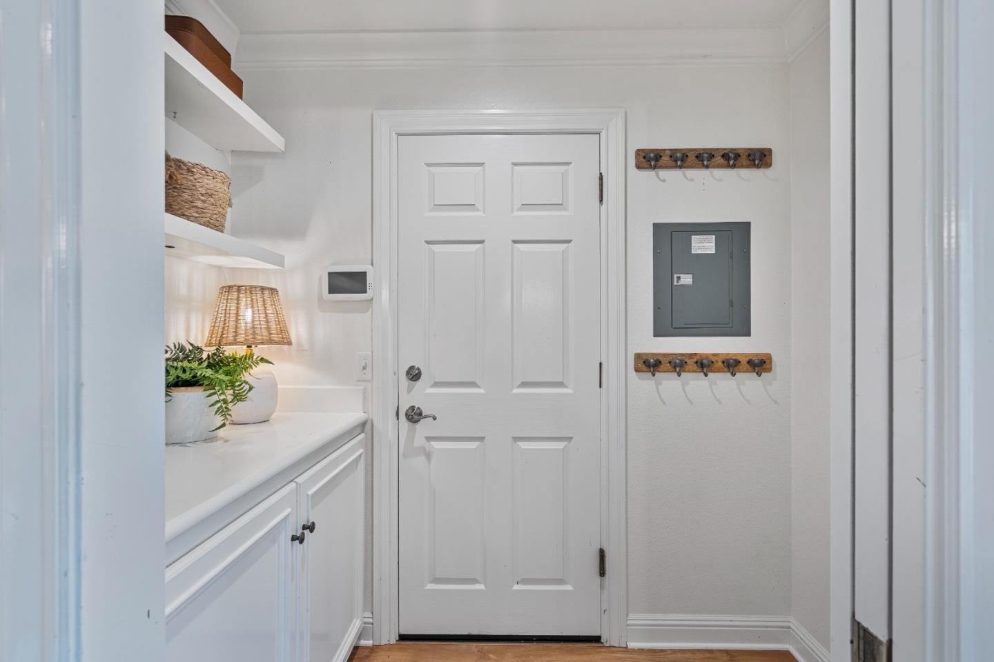Detail Gallery Image 25 of 85 For 6840 Southside Rd, Hollister,  CA 95023 - 3 Beds | 2/1 Baths