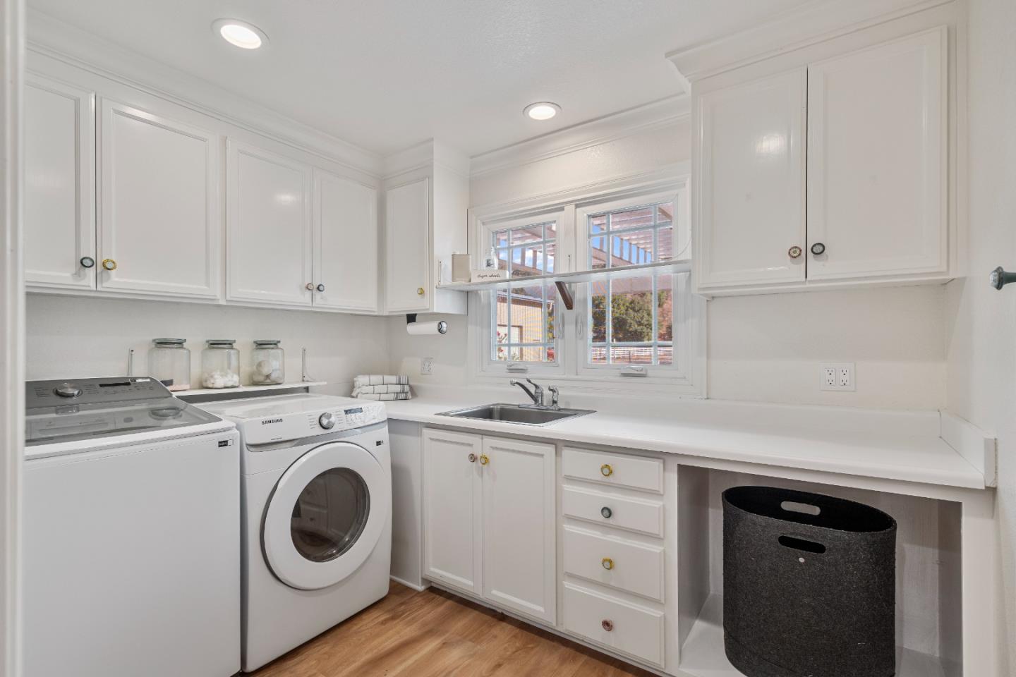 Detail Gallery Image 26 of 85 For 6840 Southside Rd, Hollister,  CA 95023 - 3 Beds | 2/1 Baths