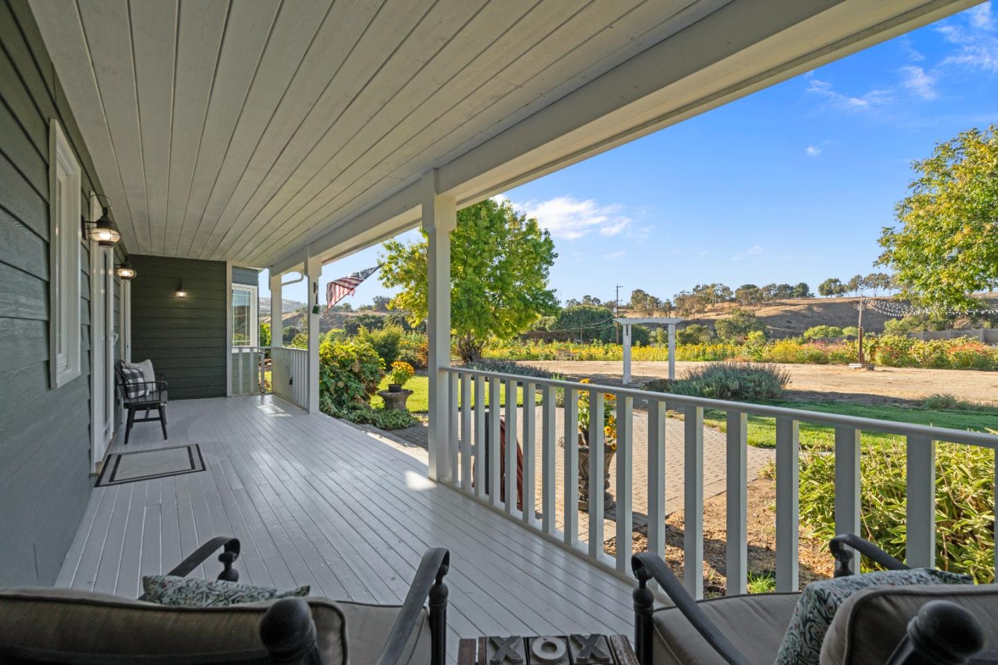 Detail Gallery Image 4 of 85 For 6840 Southside Rd, Hollister,  CA 95023 - 3 Beds | 2/1 Baths