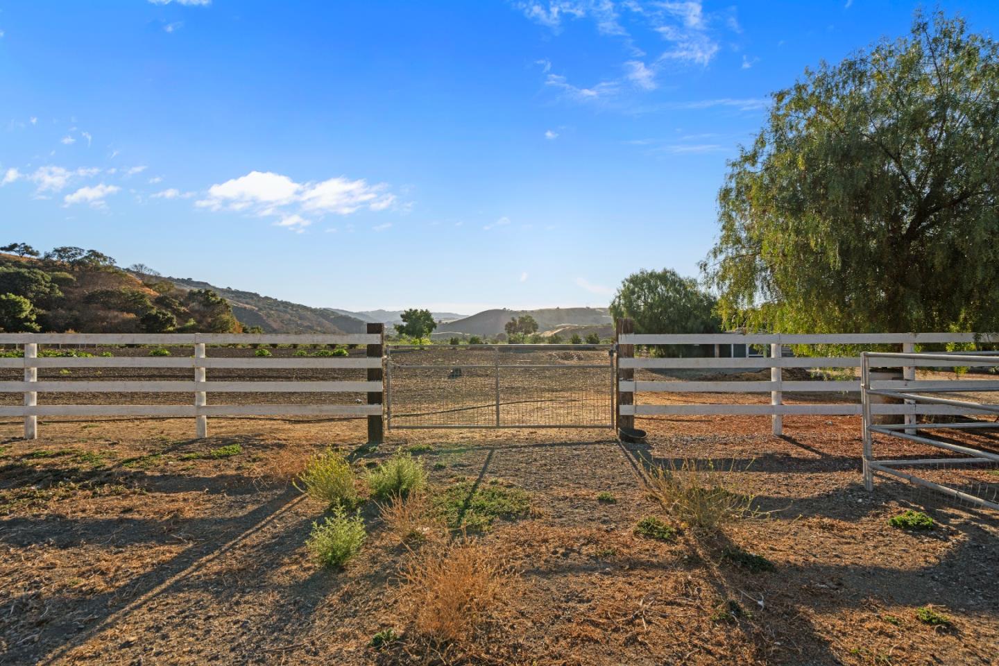 Detail Gallery Image 64 of 85 For 6840 Southside Rd, Hollister,  CA 95023 - 3 Beds | 2/1 Baths