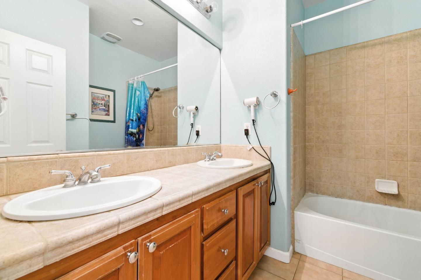 Detail Gallery Image 16 of 33 For 10294 Stoecker Way, Elk Grove,  CA 95757 - 4 Beds | 2 Baths