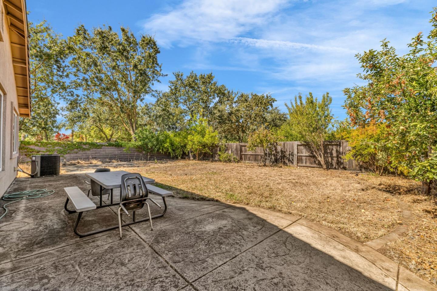 Detail Gallery Image 30 of 33 For 10294 Stoecker Way, Elk Grove,  CA 95757 - 4 Beds | 2 Baths
